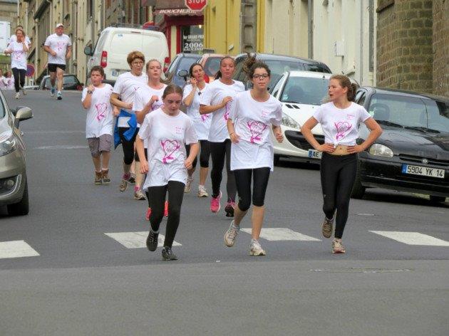  Marche/Course Solidaire organisée le 19 mai 2014 par le Lycée Saint Thomas d'Aquin de Flers, au profit de Cadet-Roussel 